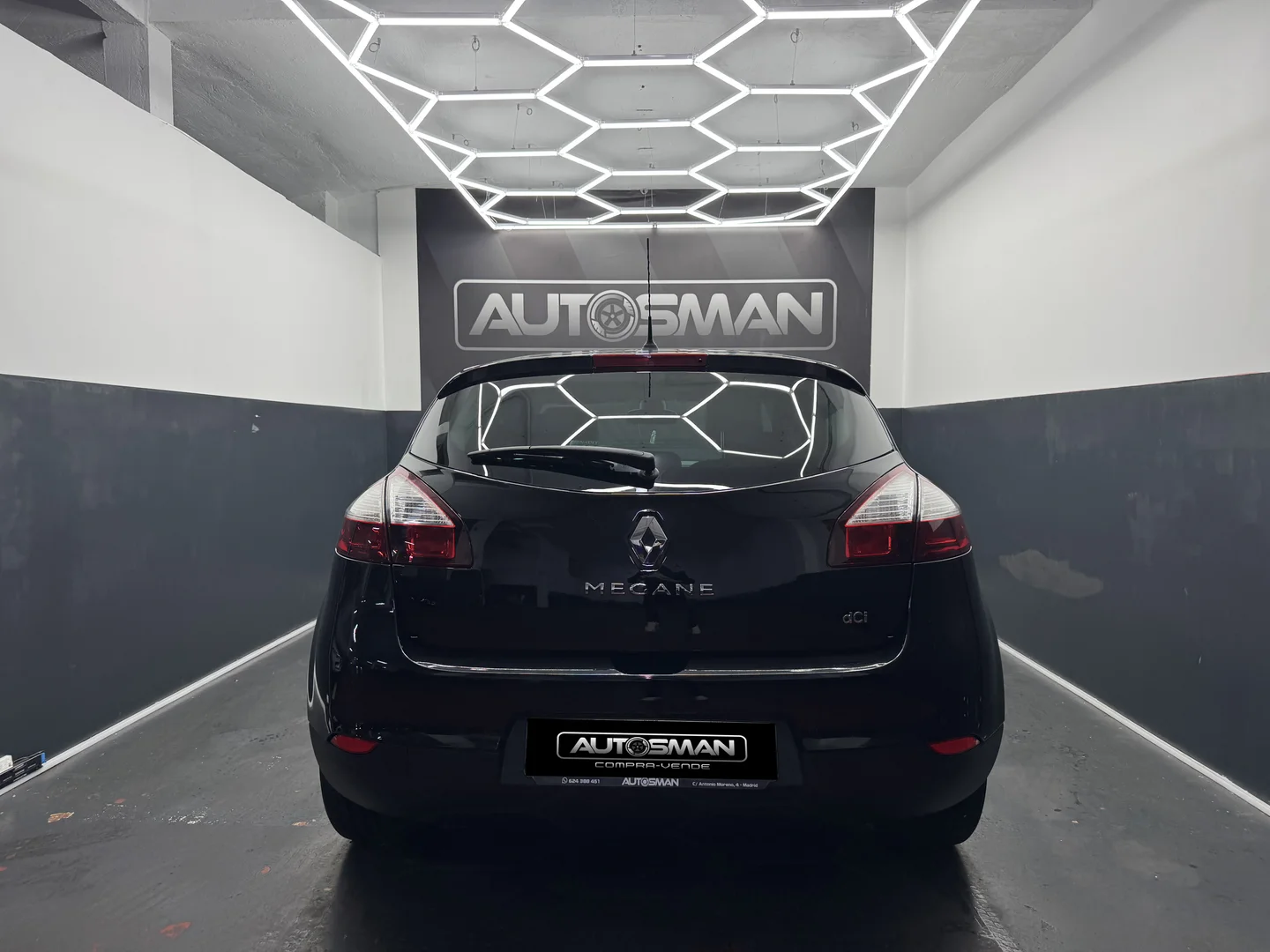 RENAULT MEGANE  LIMITED 2015 Diésel Negro - Imagen 6 de 58